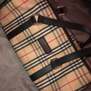 Burberry purse